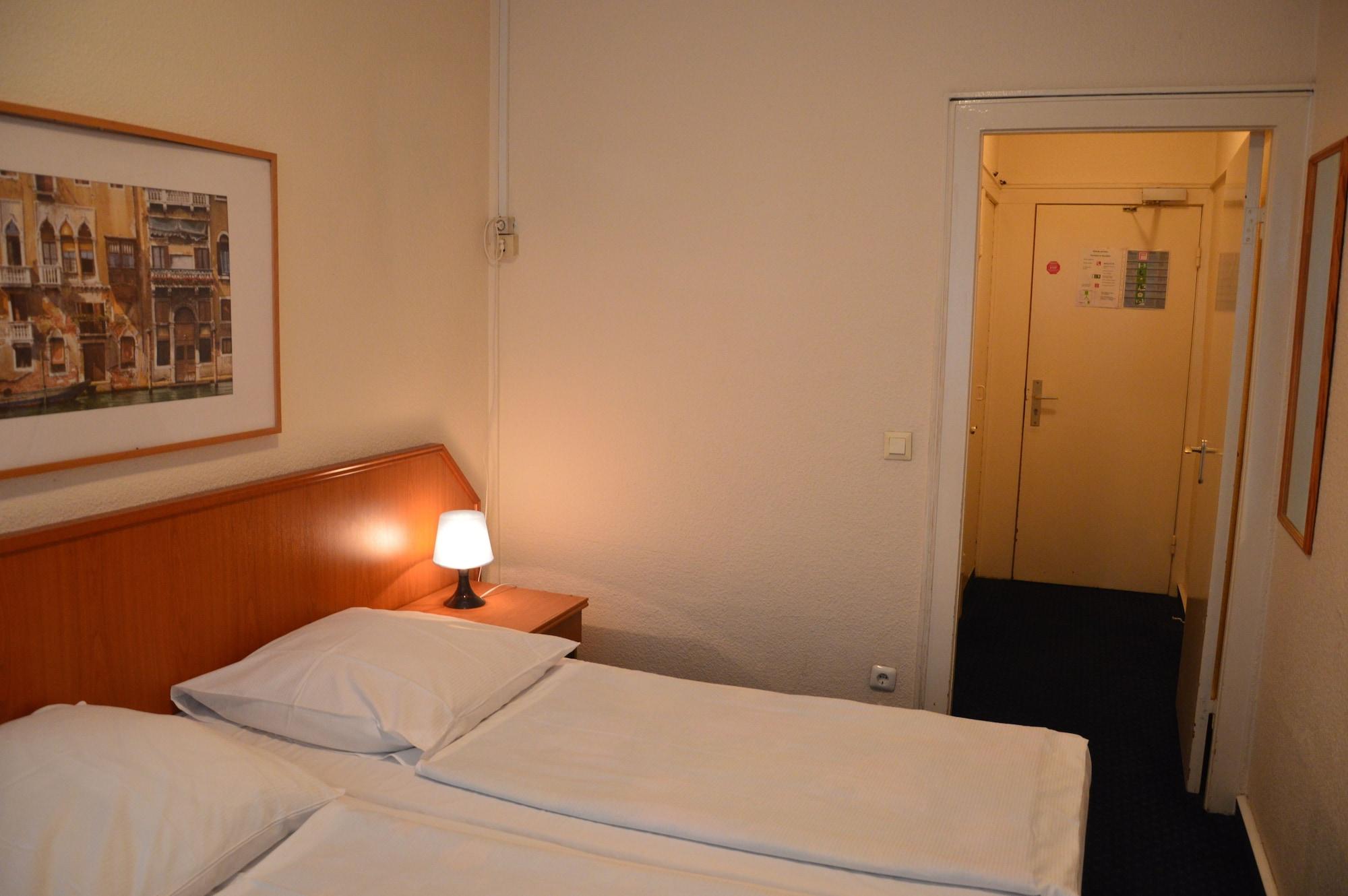 Hotel Mercedes/Centrum Hamburg Dış mekan fotoğraf